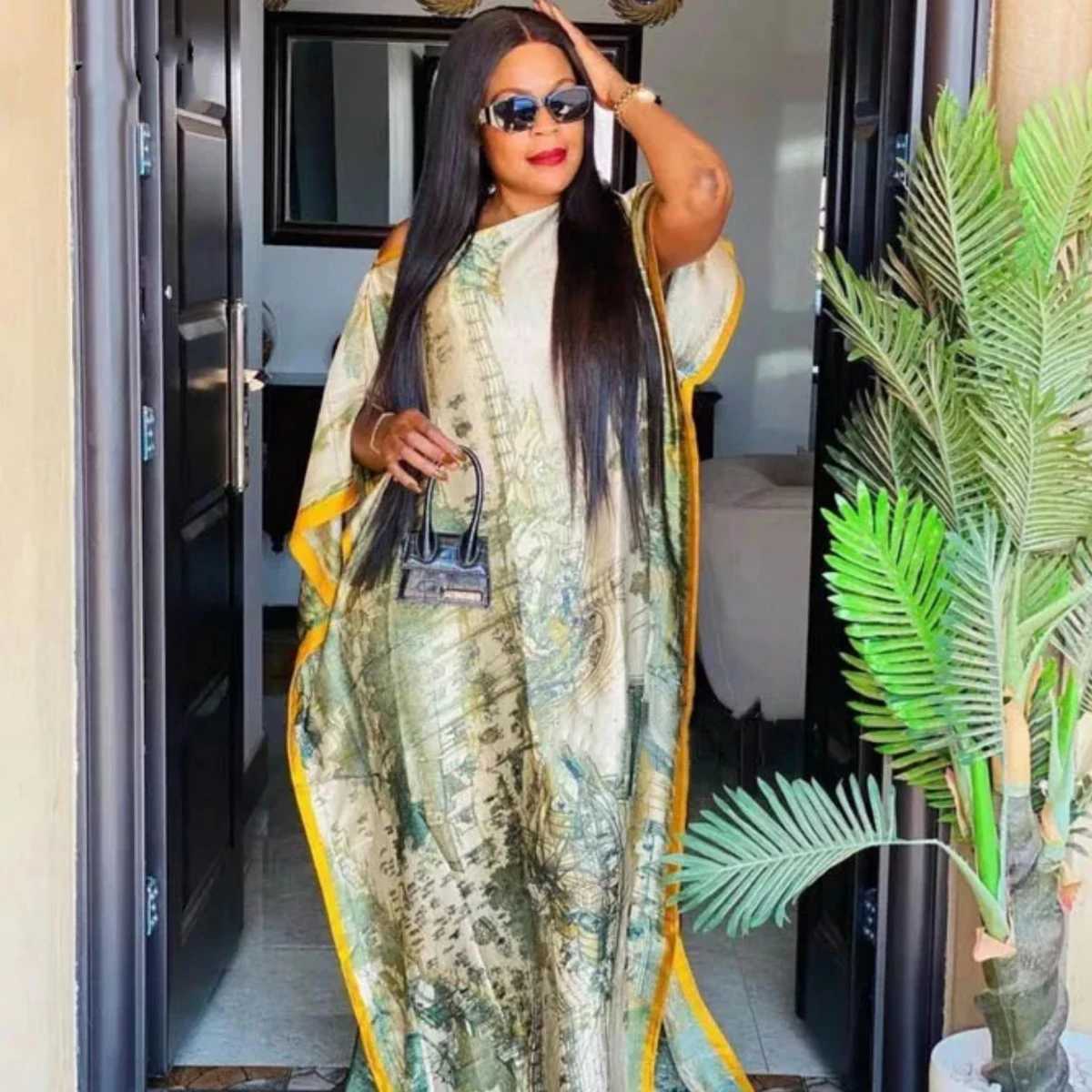 Malaysia offers a variety of fashionable loose fitting robes for Muslim women as well as Pakistani Arabian dresses X250514
