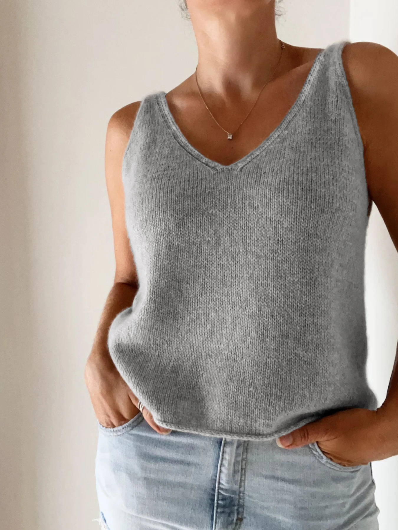 Knitting Vintage Tank Top VNeck Sleeveless Aesthetic Loose Summer Clothes For Women Solid Basic Elegant Womens clothing 250506