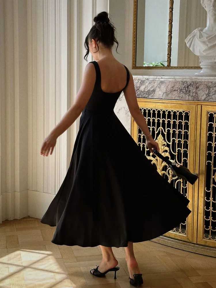 2025 Chic Square Neck A-line Strap Long Dress For Women Elegant Backless Sleeveless Slim High Waist Robe Lady Holiday DailywearXJ250514