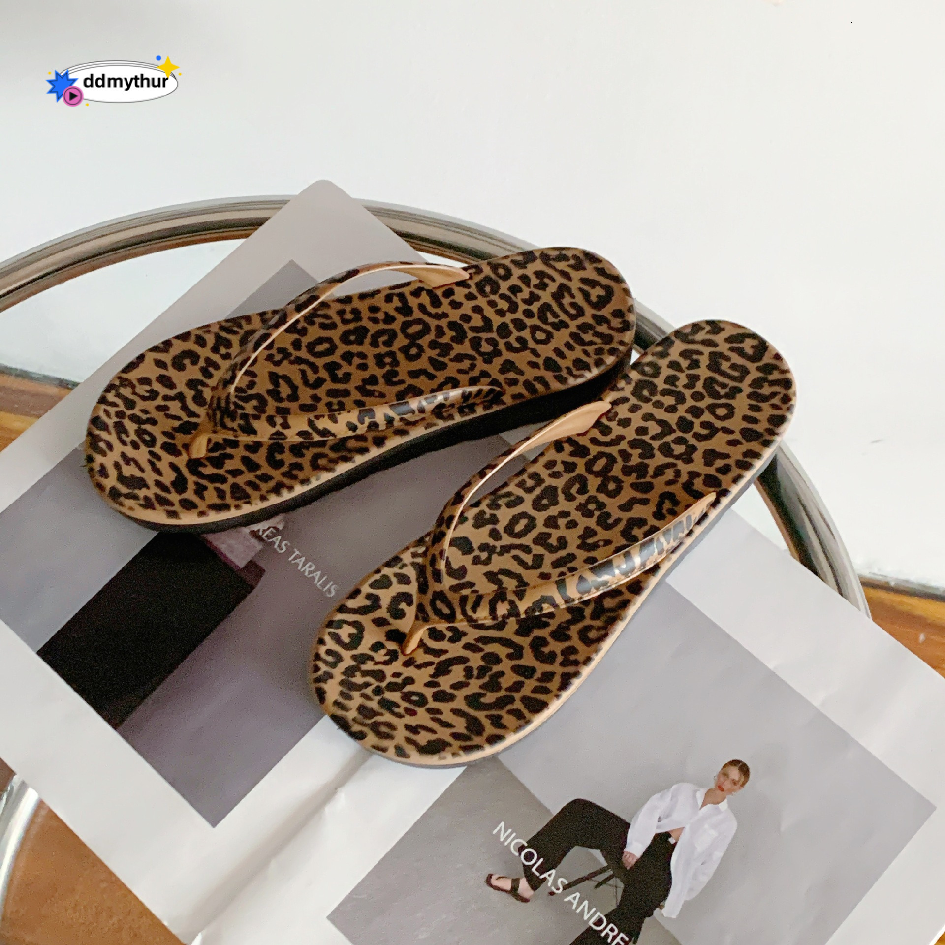 New style flip flops women in summer, thick soled, non slip, fashionable sandals for beach wear ddmythur