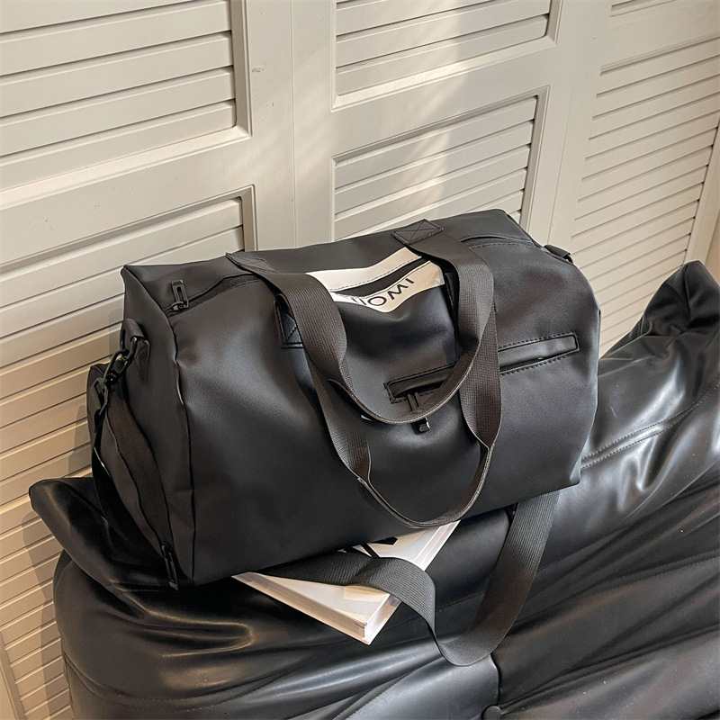 Free shipping on 2025 new designer bags Top quality Brand High Quality New Style Delivery Designer Bag Fitness large capacity Oxford cloth men's 