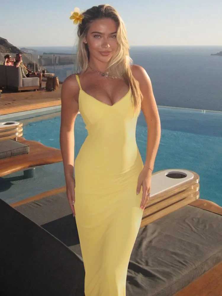 XIAOTANG Spaghetti Strap Backless Sexy Maxi Dress for Women Gown Summer New Yellow Sleeveless Bodycon Long DressXJ250514