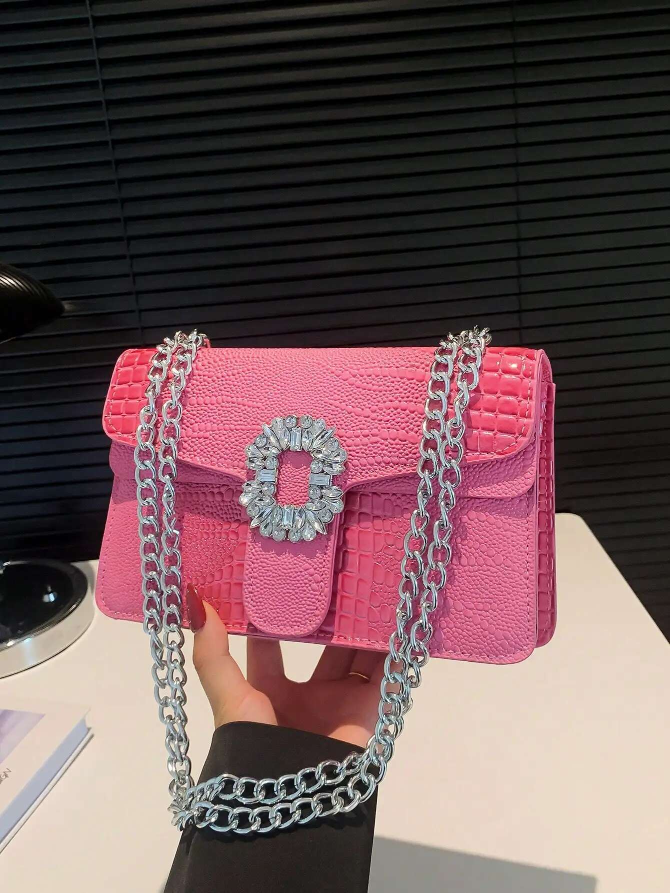 2025 new bag crocodile leather women's shoulder bag designer flip fashion decoration PU leather square crossbody bag designer handbag chain shoul