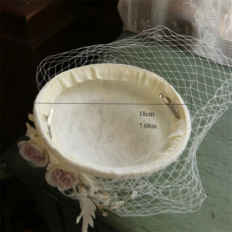 Pearls Flower Bridal Hat with Veil Short Mesh Weddings Hat for Bride Cap Fashion Church Womens Party Headwear noivas 250513