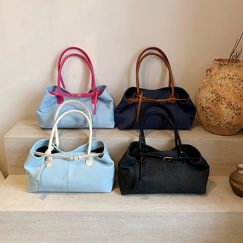 Designer Handbag Spring Fashion Casual Denim Underarm New Large Capacity Versatile Commuter Single Shoulder Handheld Women S Bag Mini Storage Bag Free