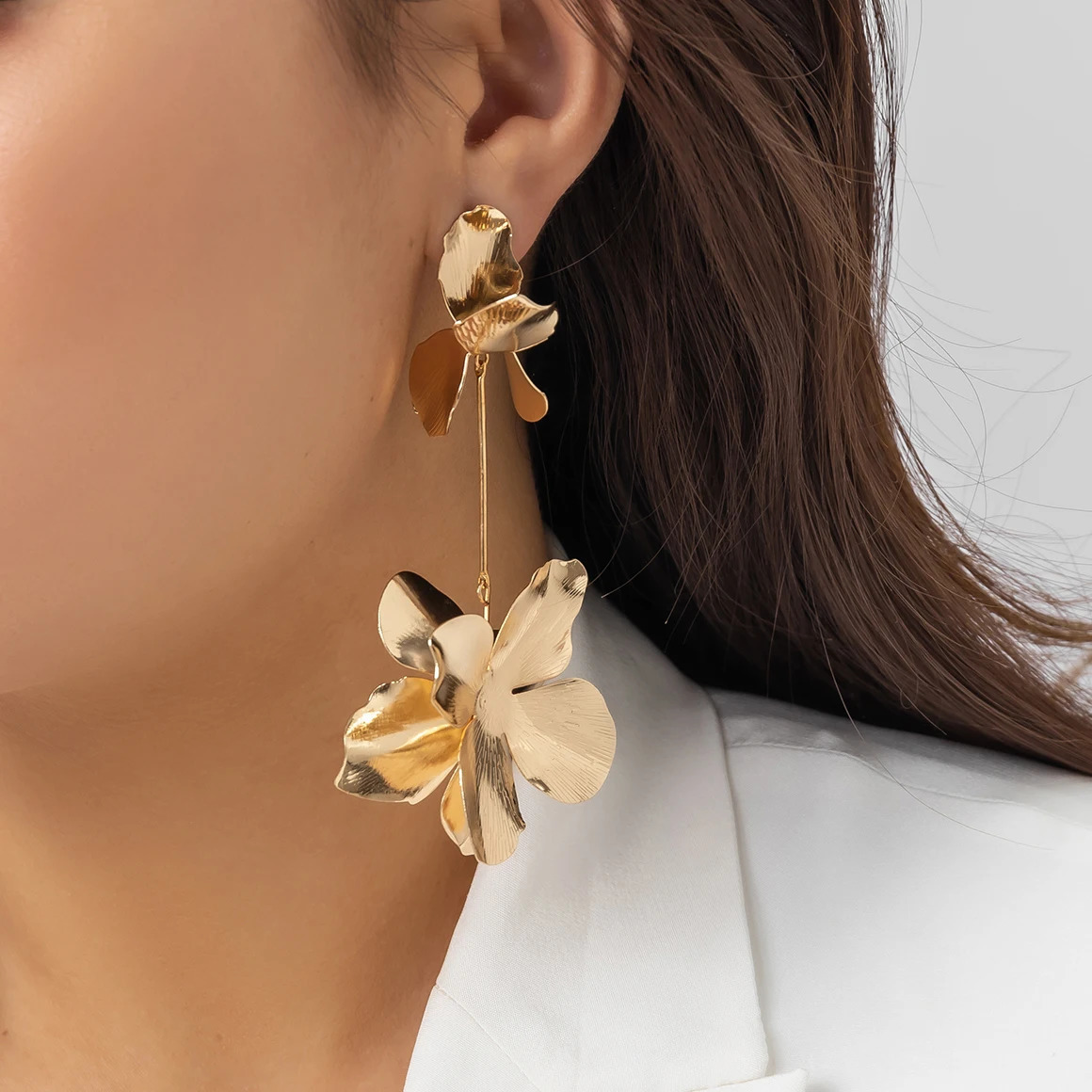 Vintage Geometric Flower Petal Pendant Drop Earrings for Women Fashion Statement Gold Color Hanging Earrings Party Jewelry Gifts 250513