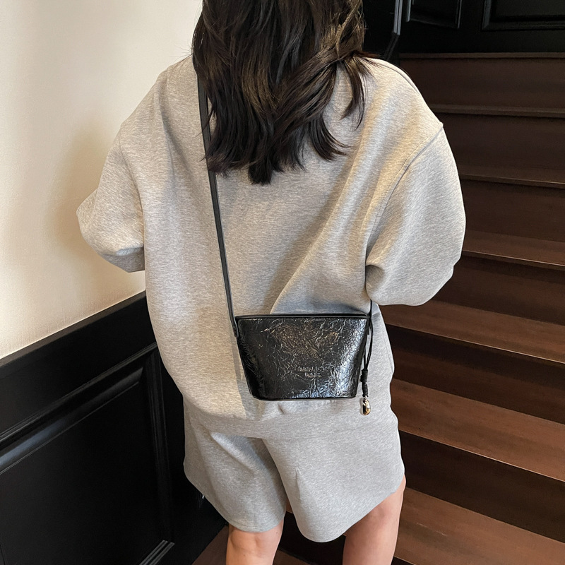 This year's popular small bags for women's summer 2025 new style simple and versatile single shoulder crossbody casual bucket bag
