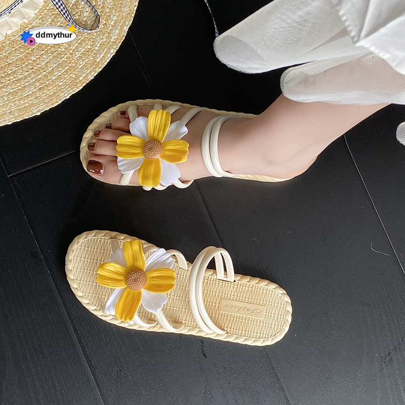 New Fashionable Flower Women's Summer Grass Weaving Slippers Ethnic Style Roman Beach One Line Drag Two Shoes Sandals ddmythur