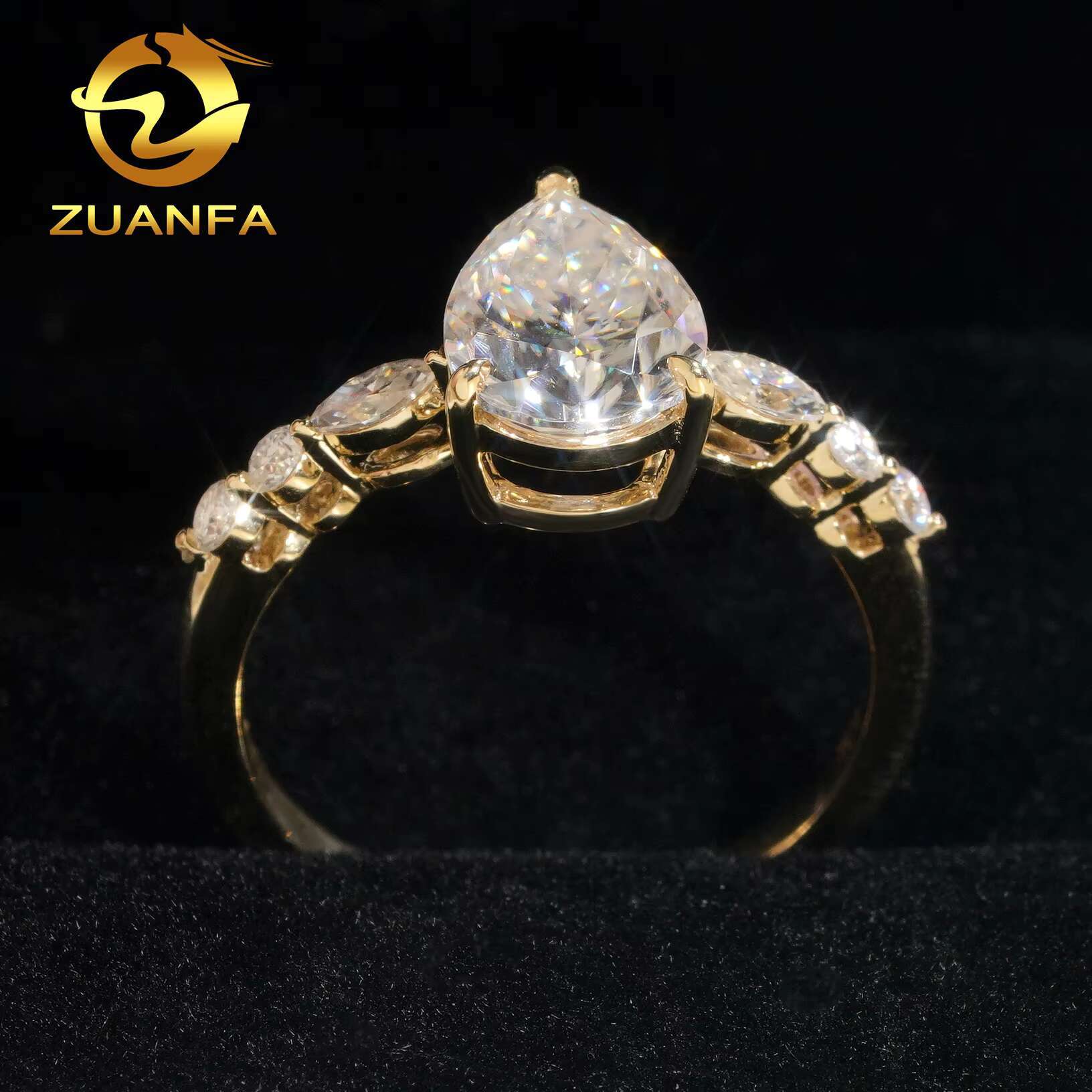 Fine Jewelry Pear Cut 10K Solid Gold Cluster Moissanite Diamond Ring Hip Hop Jewelry Engagement Ring for Men and Women