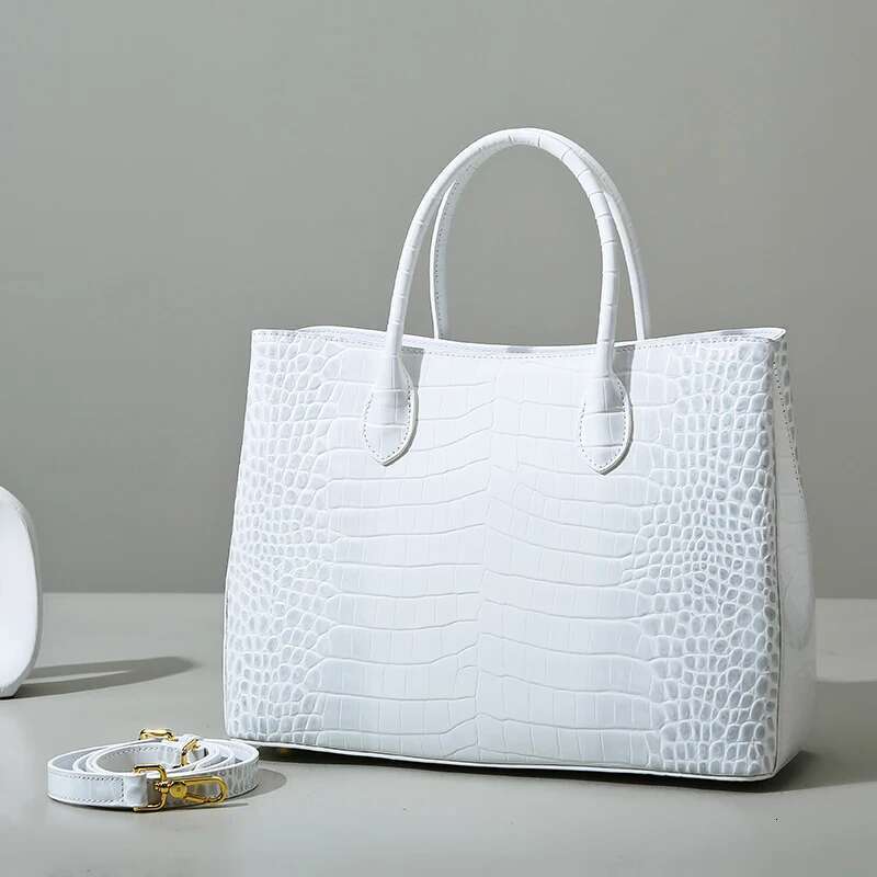2024 New Crocodile Leather Women's Handbag Tote Large Capacity Shoulder Messenger Bag Commuter Fashion Portable Bags