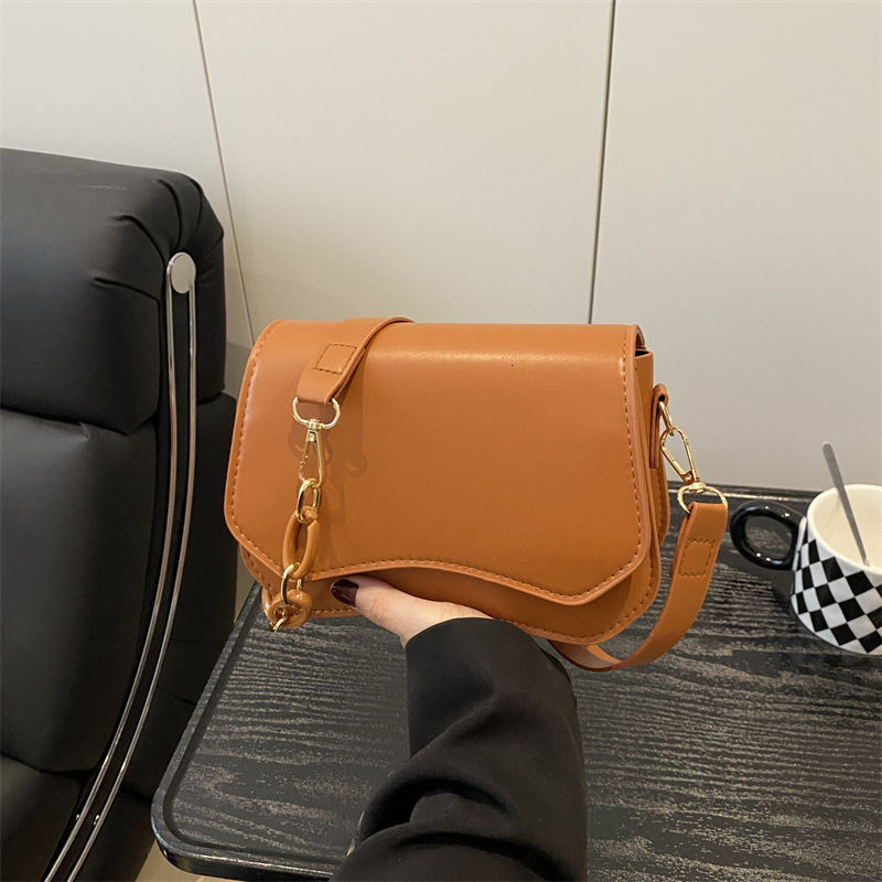 Texture 2025 French Niche Design Temperament Popular Small Square New Free Delivery Designer Bag Casual Single Shoulder Women's Luxury Bag Simple