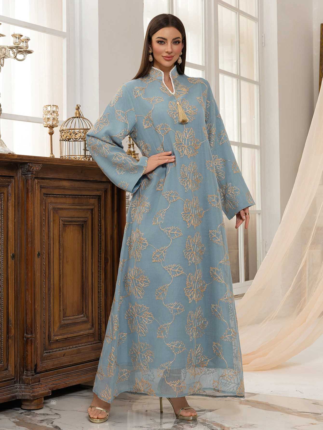 New Muslim Light Abaya Embellished with Golden Leaf Tassel Adornment for Daily Wear and Festive Occasions in Islamic Communities X250514