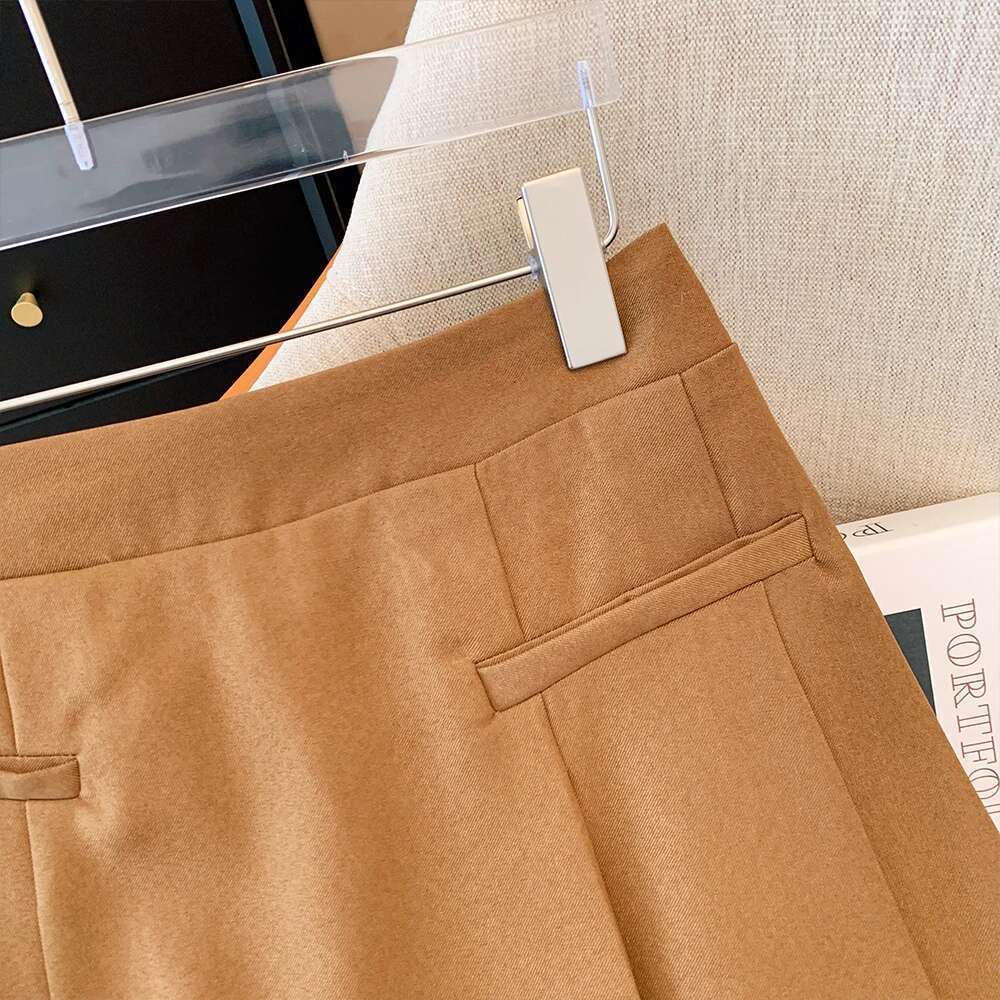 Plus-size women's spring and autumn leisure commute relaxed comfortable coffee color elastic waist simple pleated A-line skirt