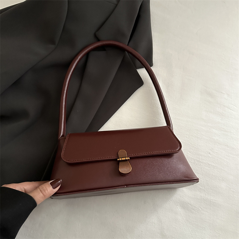Small Luxury Bag Square For Women Spring 2025 New Fashionable Korean Underarm New Free Delivery Designer Bag Simple Handheld Commuter Bag