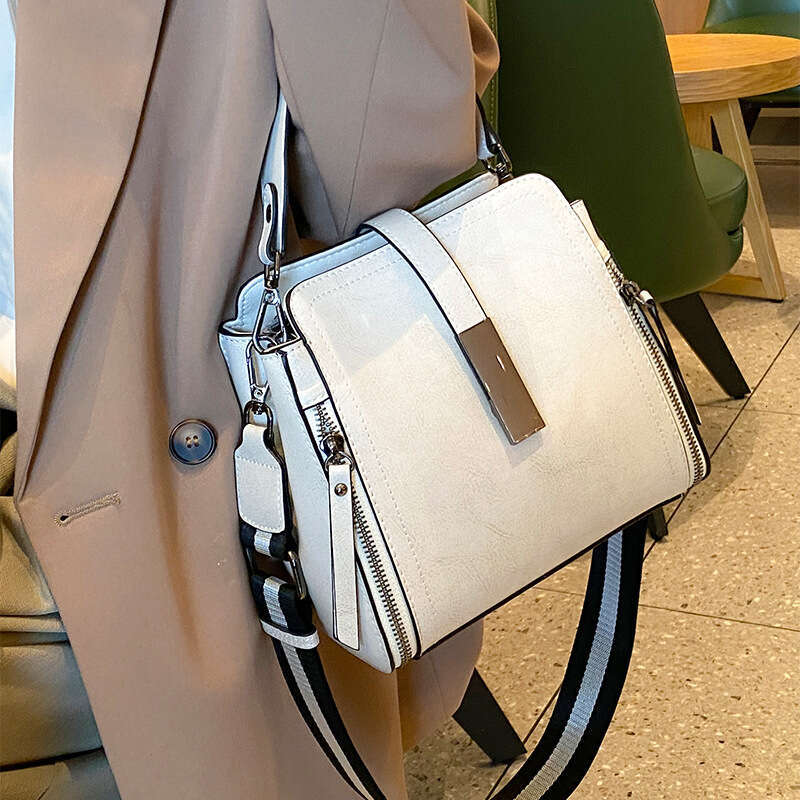 Fashion crossbody women's 2025 retro shoulder bag, high-end commuting handbag, new casual versatile fashion