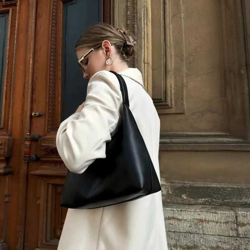 Single Shoder Bag High-end Feel Large Capacity Cmuting Dumpling Bag Versatile Korean Version Trendy Armpit Bag Niche Z250514