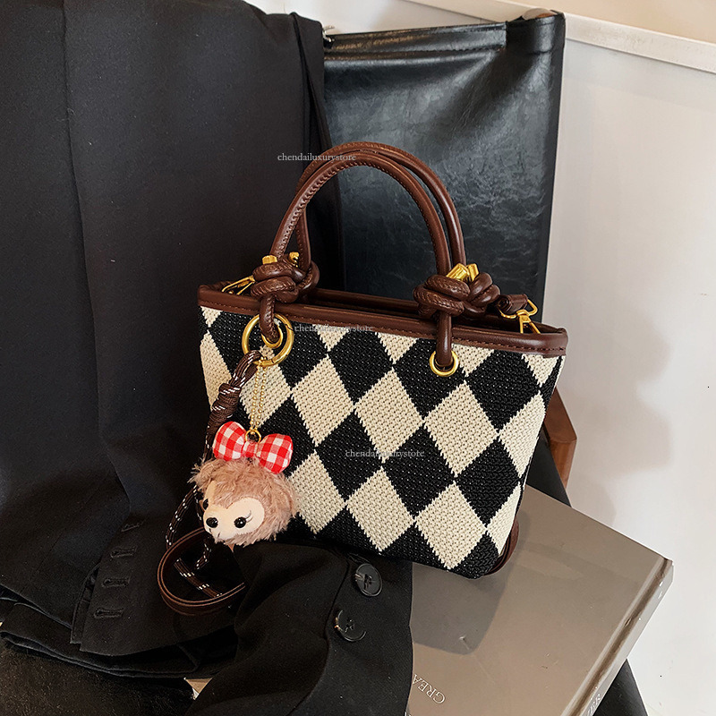 Casual Women's Handbag Free Shipping Designer Bag Lingge Fashionable Color Contrast Crossbody Bag New Cute Single Shoulder Phone Bag Makeup Bag