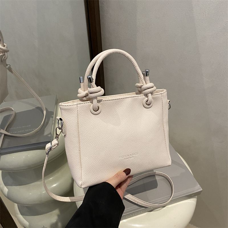 Fashion Niche Commuting Handheld Small Spring/summer 2025 New Free Delivery Designer Bag Luxury Bag New Style Simple Bucket For Women Single Shoulder 
