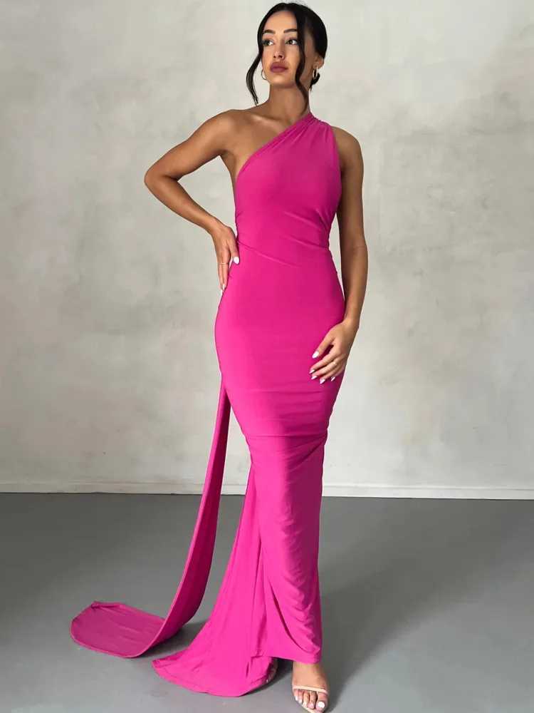Mozision Oblique Shoulder Backless Maxi Dress For Women Gown Summer Back Strap Sleeveless Ruched Party Sexy Long Dress DressesXJ250514