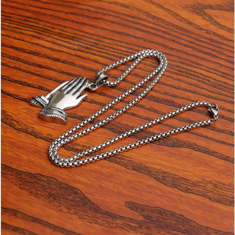 European and American hip-hop retro titanium steel necklace, a must-have for trendsetters, palm clapping pendant, street style high-quality accessory