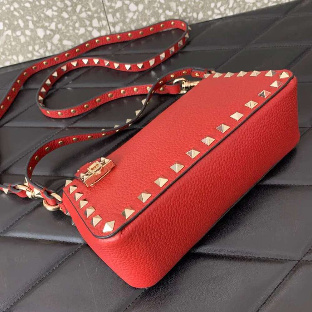 Women's Shoulder Diagonal Cross Bag Handbag Rivet Decoration Genuine Eather Material 2025 New High-Quality Fashionable