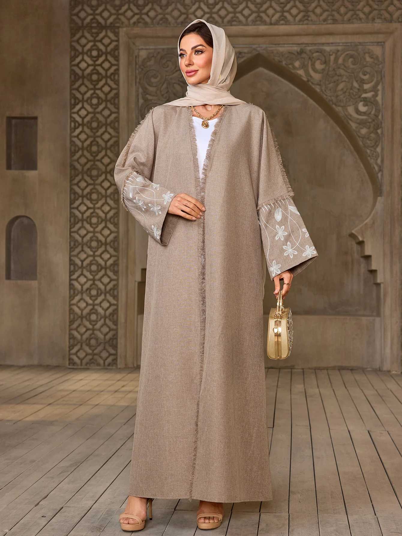 New Khaki Abaya for Muslim Ladies Fringed Edges and Floral Embroidery for Everydayin Oman and Other Middle East Countries X250514