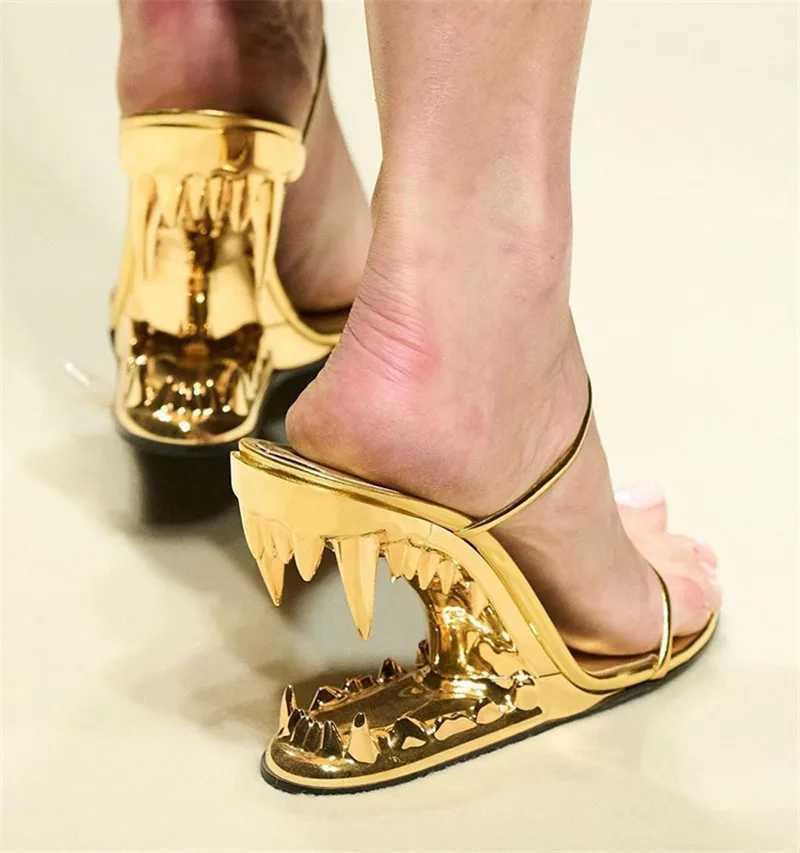 European and American Summer New Fashion Women Metal Teeth Sandals Profiled Heels High-heeled Runway Show Girl Sandals W250514