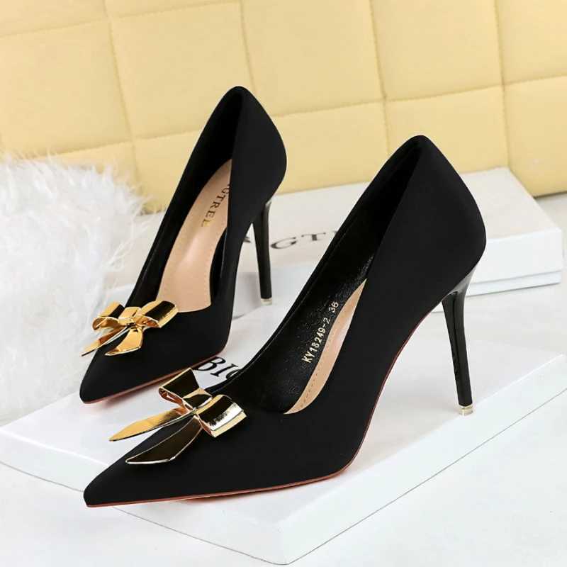 Fashionable Pointed High Heels Metal Bow Thin Heels Single Shoes For Women Satin Light Mouth Womens Shoes Elegant And Simple W250514