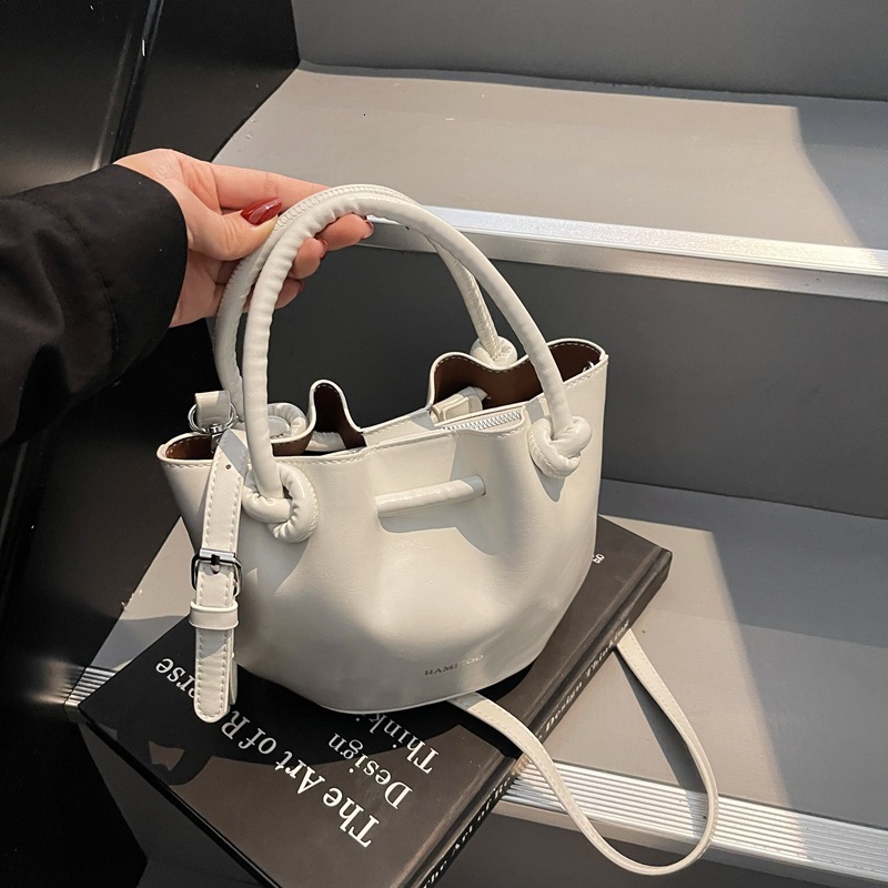 Bag for women 2025 new high-end texture niche spring and summer versatile single shoulder crossbody fashionable hand-held bucket bag