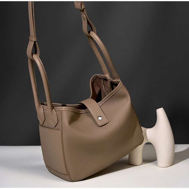 Classic Genuine Leather Basket Handbag For Women Simple Ladies Tote Commuter Crossbody Buckle Design Shoulder Bag