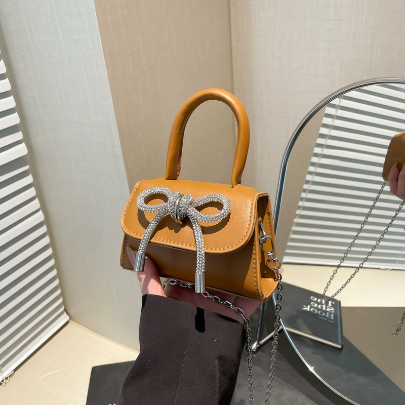 New Free Delivery Designer Bag 2025 New Style Design Single Shoulder Stylish Solid Color Strap Luxury Bag Cover Handheld Texture Crossbody Bag