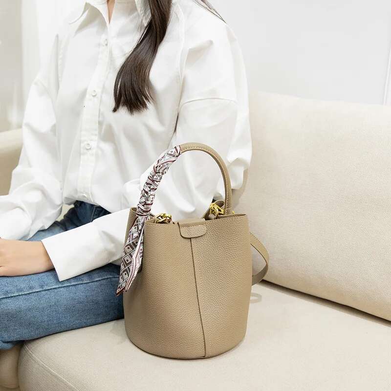 Bucket Women's Trendy Versatile Mother And Child Bag, Niche Vegetable Basket, Single Shoulder Crossbody Bag