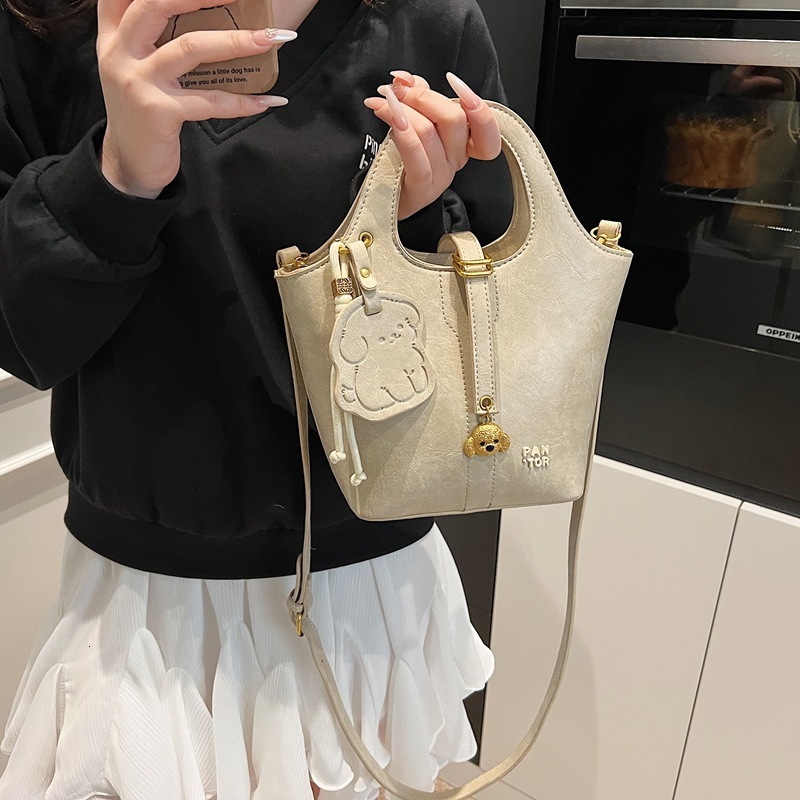 Designer Handbag Small Niche Fashion Simple One Shoulder Casual Bag Hand held Bucket Multifunctional Women s New Mini Storage Bag Free Shipping