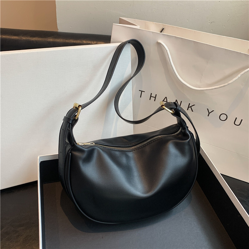 Free Delivery Designer Bag Soft Leather Large Capacity Fashionable Minimalist Leisure 2025 Autumn And Winter New Versatile Korean Version Crossbody Du