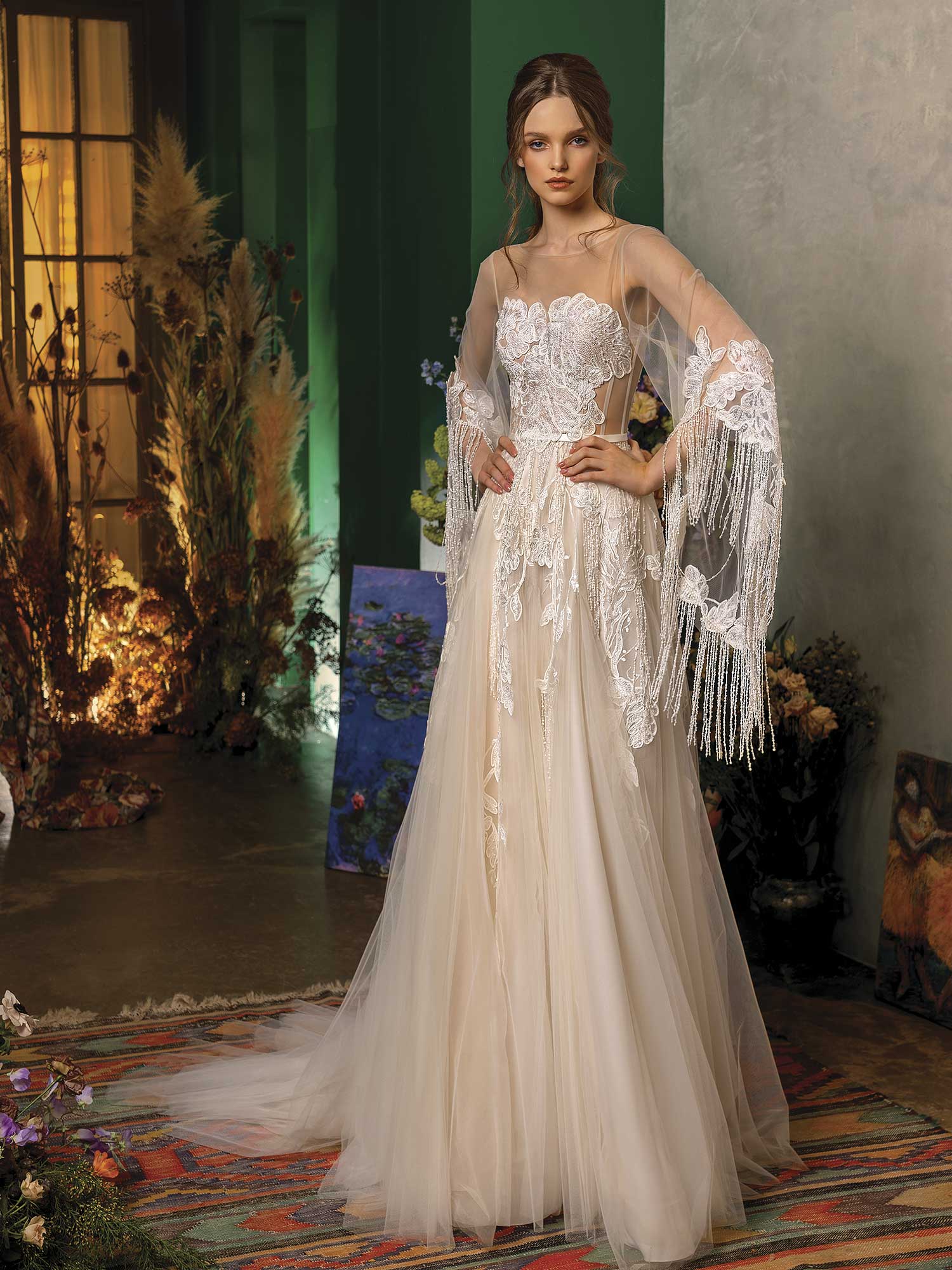 Luxury A Line Wedding Dresses Sexy Long Sleeves Beading Appliques Lace Bridal Gowns Custom Made Zipper Back Sweep Train Robes