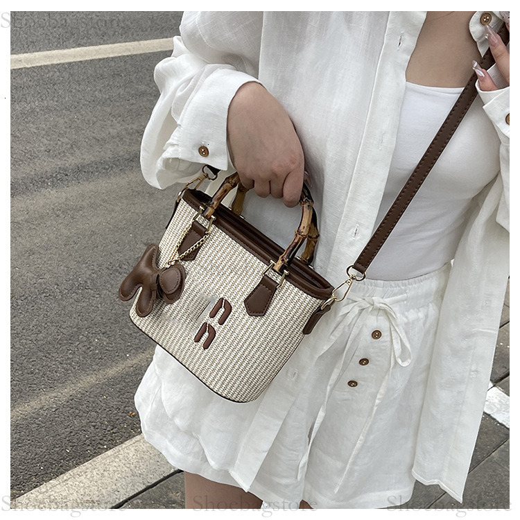 2025S designer women's bag fashion versatile shoulder bag casual small bag light luxury crossbody bag commuting handbag leather woven bag