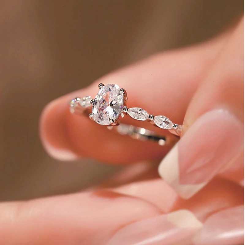 New 925 Silver Color Oval Ring Women Exquisite Fashion Metal Inlaid AAA Zircon Stones Wedding Ring Engagement Fine JewelryXJ250514