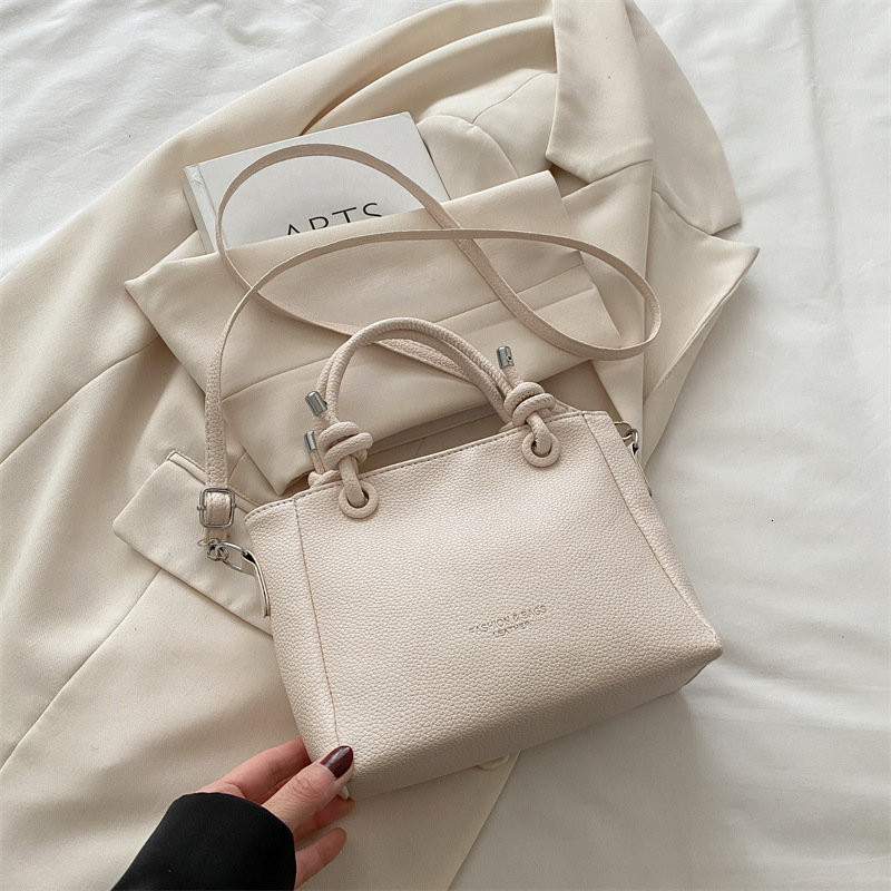 Fashion Niche Commuting Handheld Small Spring/summer 2025 New Free Delivery Designer Bag Luxury Bag New Style Simple Bucket For Women Single Shoulder 
