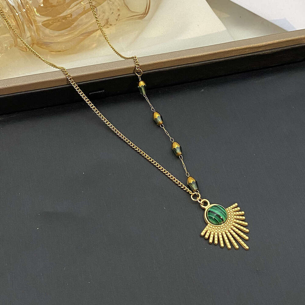 Jewelry: turquoise pendant necklace, fashionable, simple, light temperament, pea stone accessories
