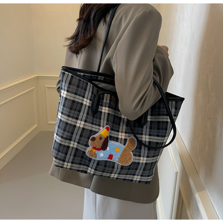 Checkered canvas for women's autumn 2025 new trendy Korean tote versatile large capacity armpit bag