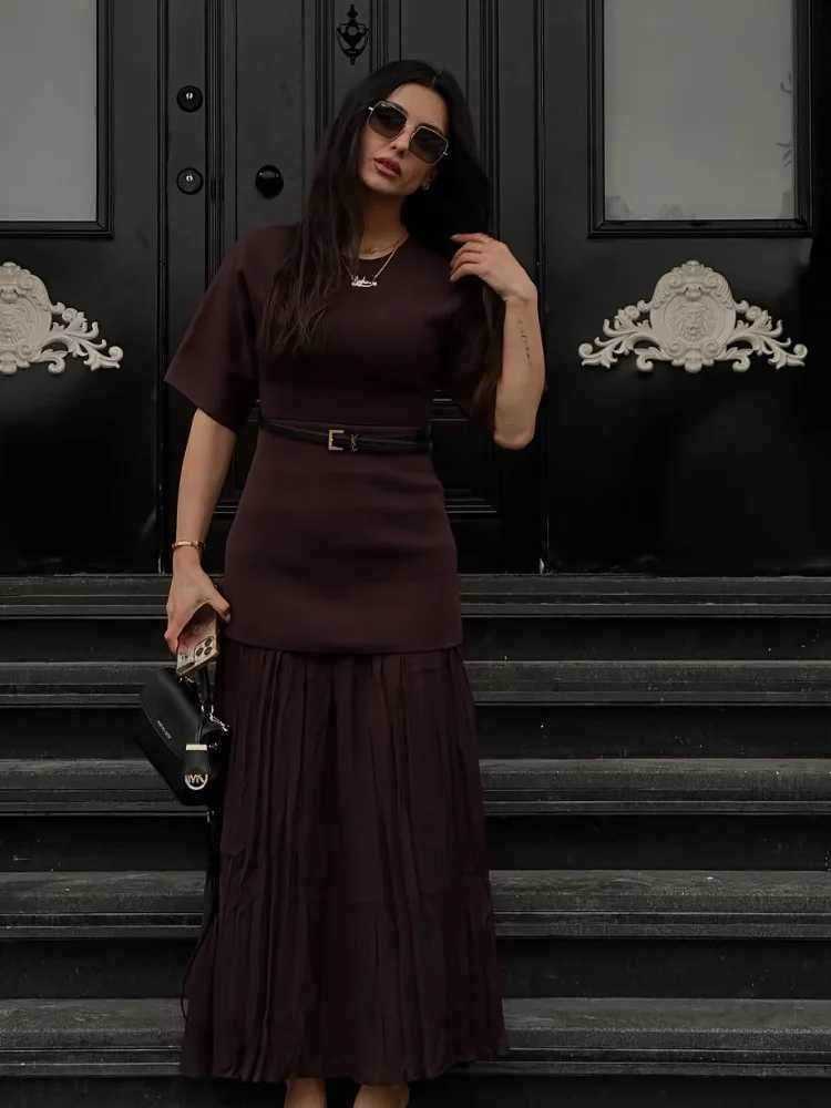 Retro Coffee Colored O-neck Half Sleeve Womens Dress Elegant Pleat A-line Maxi Dresses Spring New Chic High Street Casual GownXJ250514