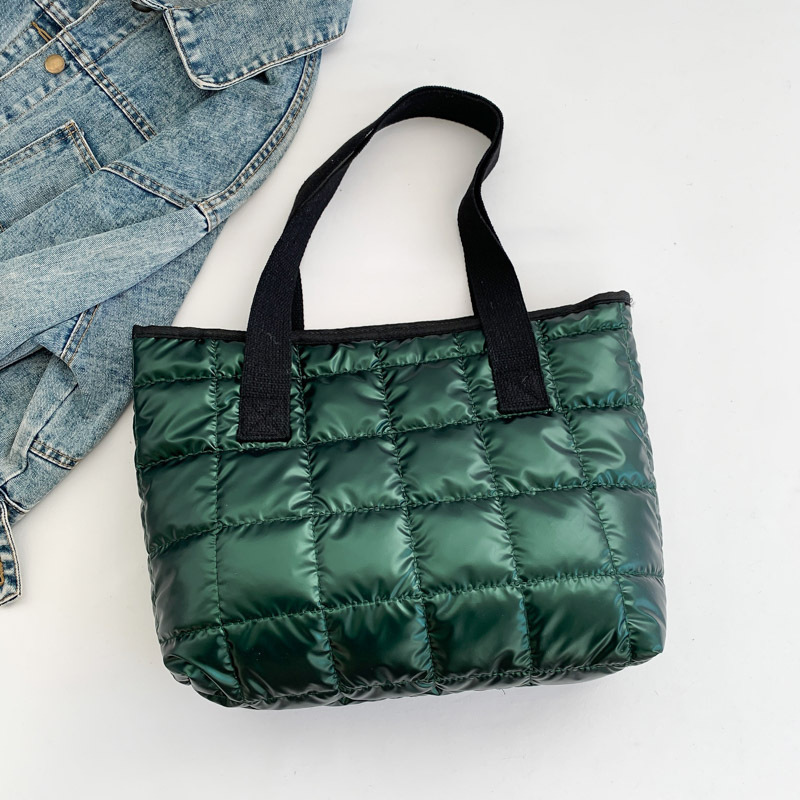 Free Delivery Designer Bag Personalized Fashionable And Versatile Internet Celebrity Hand 2025 Winter New Style Stylish Texture Makeup Class Single Sh