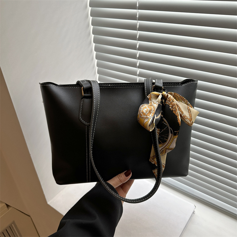 Spring And Summer Big New Free Delivery Designer Bag For Women 2025 New Korean Edition Luxury Bag Trendy Simple Large Capacity Soft Leather Tote Casua