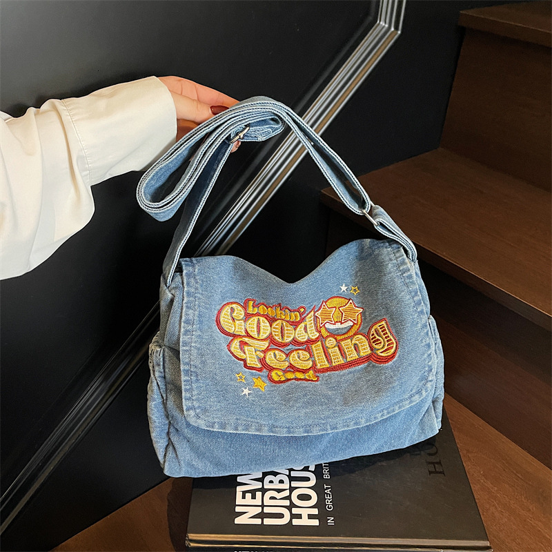 Korean version denim shoulder large capacity shopping embroidered fabric women's tote student class bag, commuting bag