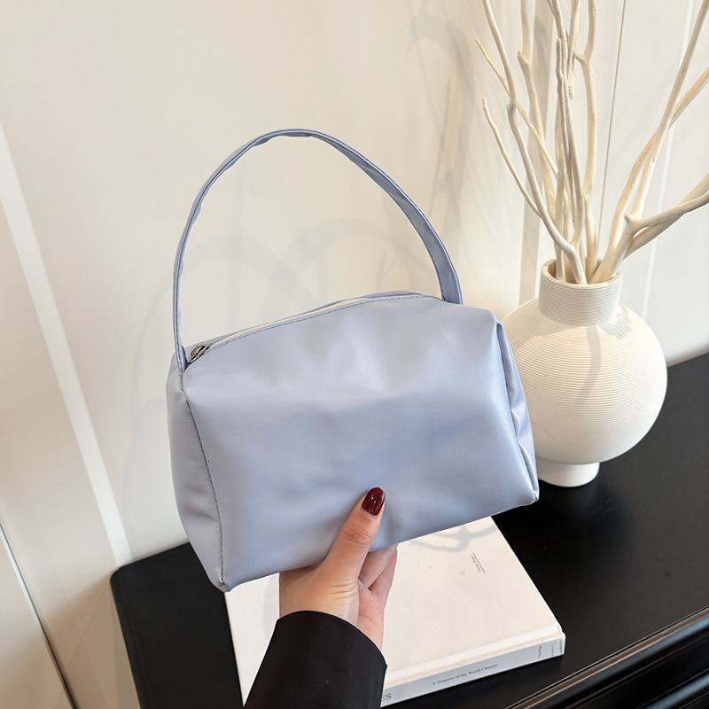 This Year's Popular Underarm Korean Version Trendy Small Square 2025 Spring/summer Luxury Bag New Trend Niche New Free Delivery Designer Bag Casu