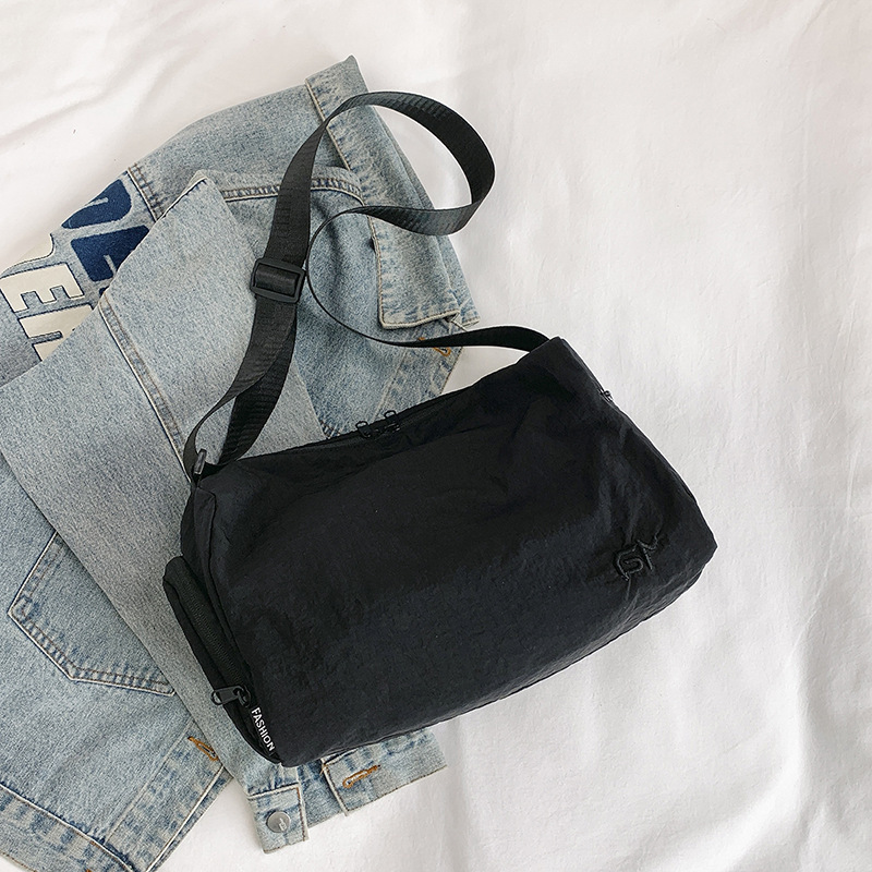 Free Delivery Designer Bag Korean Version Fashionable Lightweight Simple Casual Large Capacity Single Shoulder Crossbody Casual Autumn New High End To