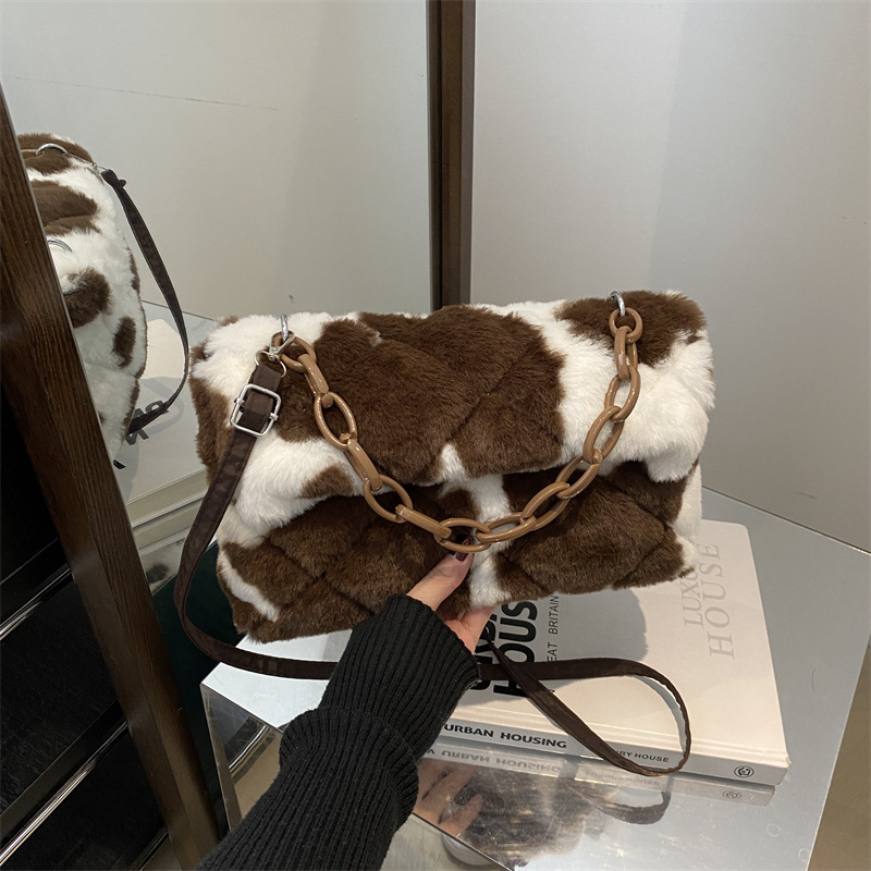 2025 Spring New Luxury Bag Trendy Simple Personalized Single Shoulder For Women Stylish Texture Soft And Sticky New Free Delivery Designer Bag Plush U