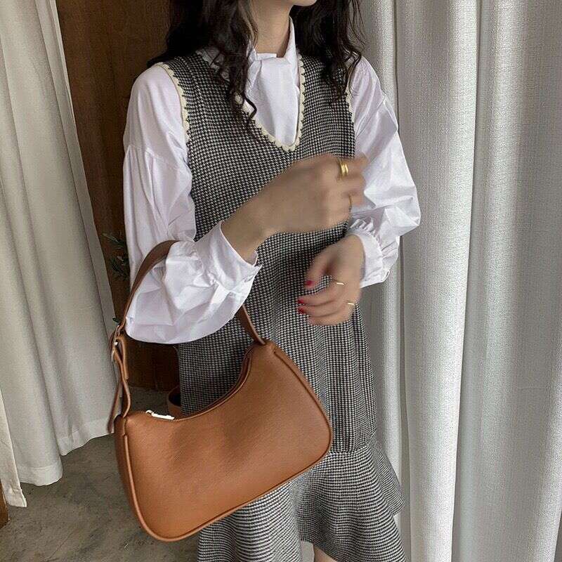 New niche shoulder Kendou style underarm baguette hand-held dumpling bag simple style