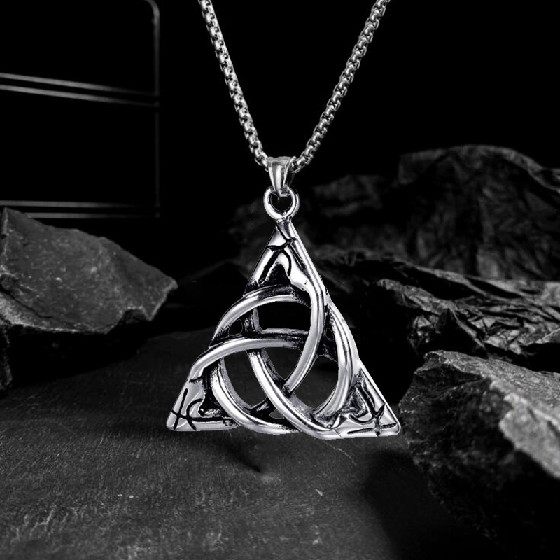 60cm Fashionable outfit retro hip-hop unisex light luxury personalized triangle pendant