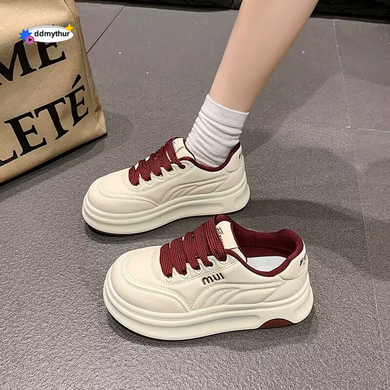 Versatile thick soled white for women in spring and autumn, super popular niche board shoes, 2025 new casual sports bread shoes ddmythur